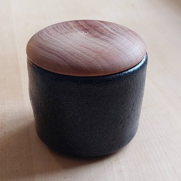Dose schwarz klein